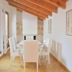  Apartamento Mansarda In Piazza Duomo Itália